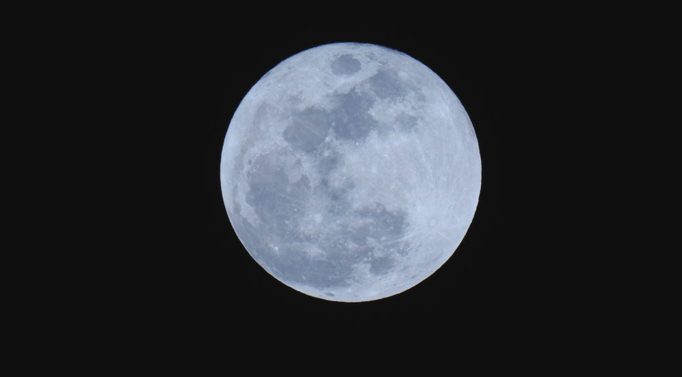 dslr camera zoom moon