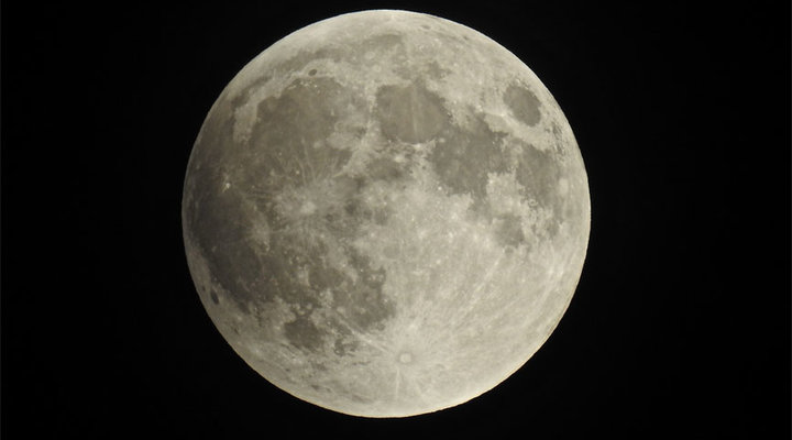 Shooting the Full Moon the COOLPIX P900 | Nikon