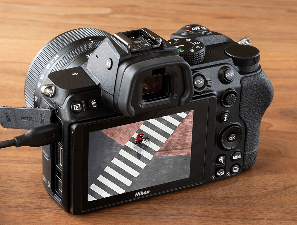 How to Charge a Nikon Z series Mirrorless Camera Using USB